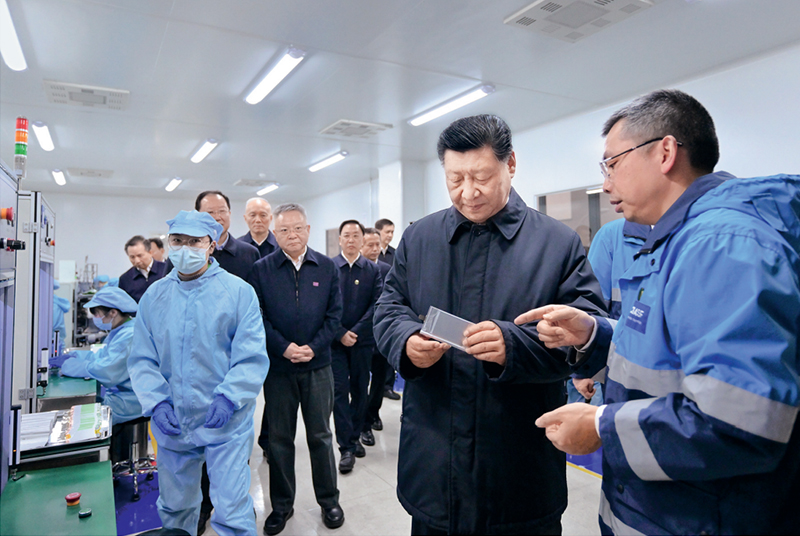 2024年3月18日至21日，中共中央总书记、国家主席、中央军委主席习近平在湖南考察。这是18日下午，习近平在中德合资企业巴斯夫杉杉电池材料有限公司考察。 新华社记者 谢环驰/摄